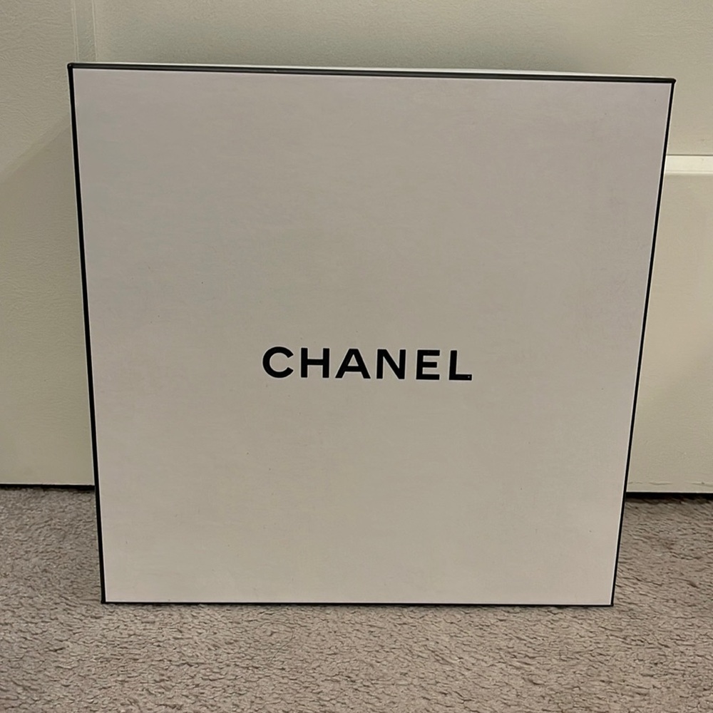 Chanel Display Box